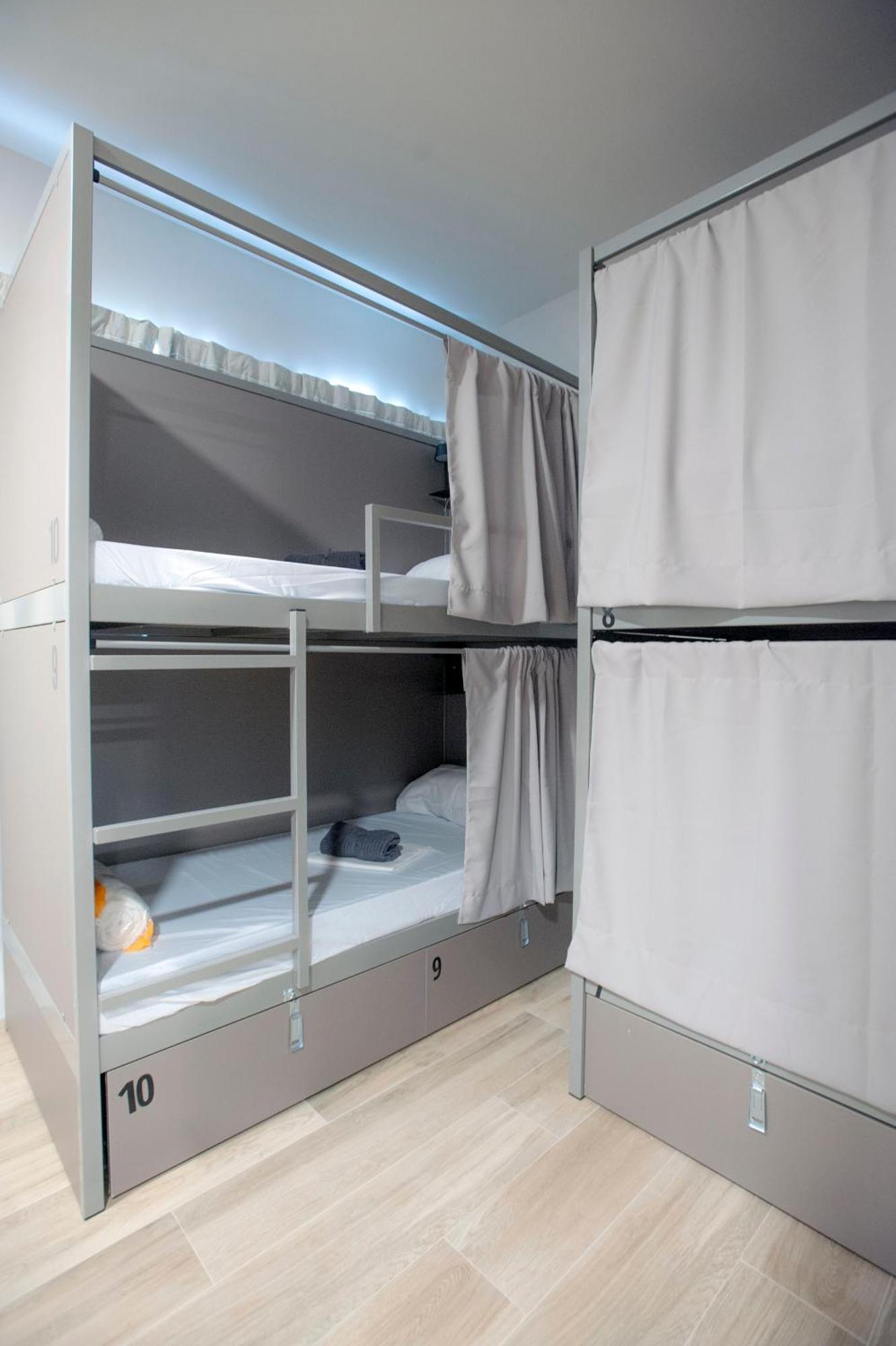 Hostel Dos Estaciones - Free Towels, Coffee & Tea, Remote Check-In 阿利坎特 外观 照片