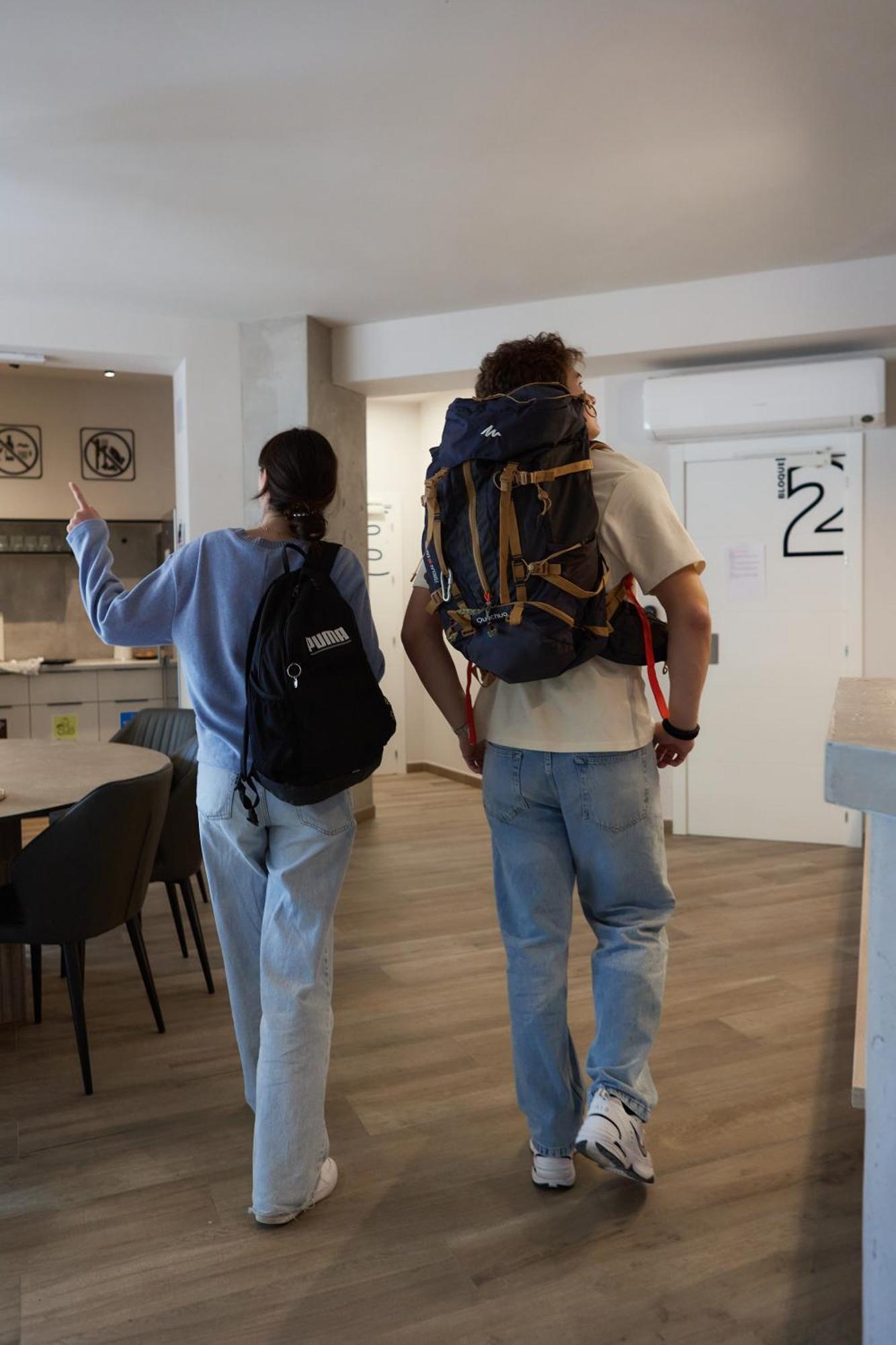 Hostel Dos Estaciones - Free Towels, Coffee & Tea, Remote Check-In 阿利坎特 外观 照片