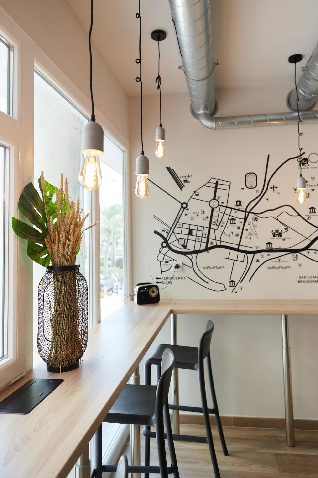 Hostel Dos Estaciones - Free Towels, Coffee & Tea, Remote Check-In 阿利坎特 外观 照片