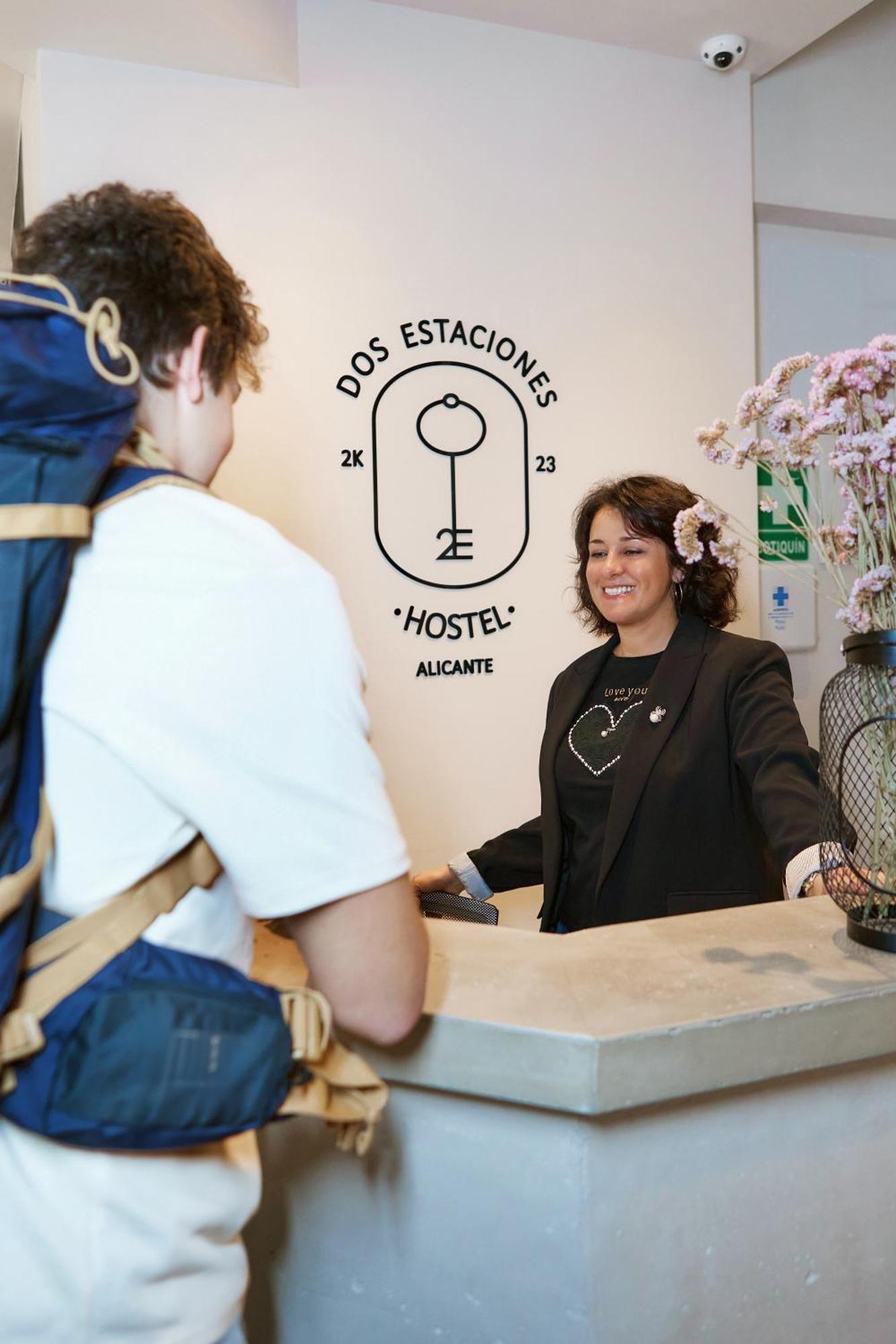 Hostel Dos Estaciones - Free Towels, Coffee & Tea, Remote Check-In 阿利坎特 外观 照片